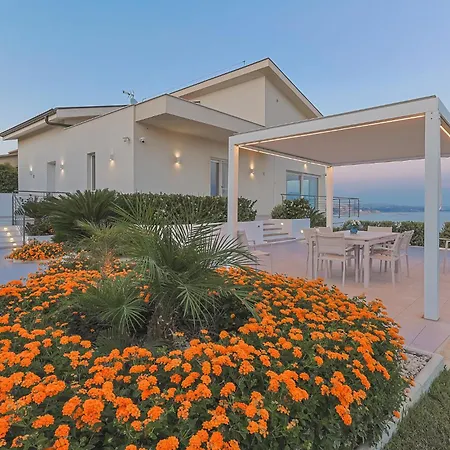 Dedalo Villa