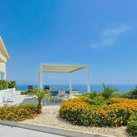 Villa Dedalo, Direct Sea Access