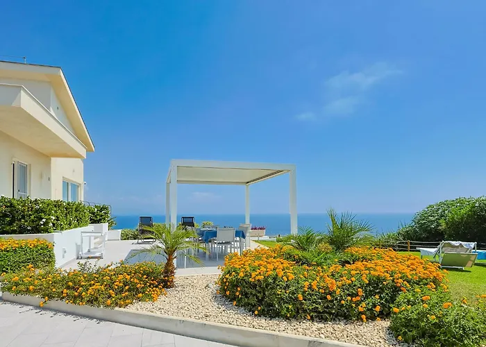 Willa Dedalo, Direct Sea Access