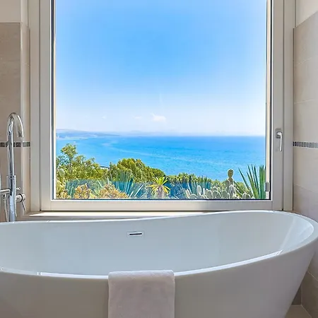 Villa Dedalo, Direct Sea Access