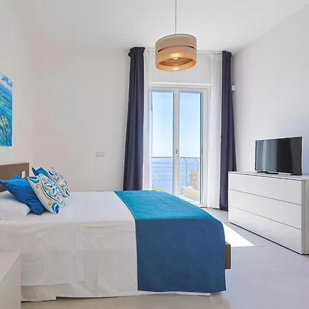 Dedalo, Direct Sea Access *