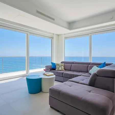 Villa Dedalo, Direct Sea Access