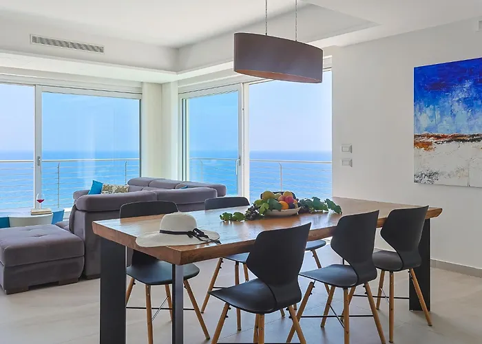 Villa Dedalo, Direct Sea Access