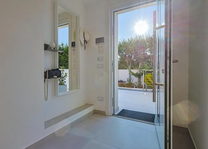 Villa Dedalo, Direct Sea Access