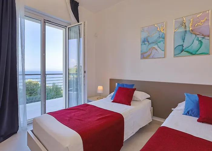 Villa Dedalo, Direct Sea Access