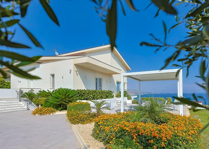 Villa Dedalo, Direct Sea Access