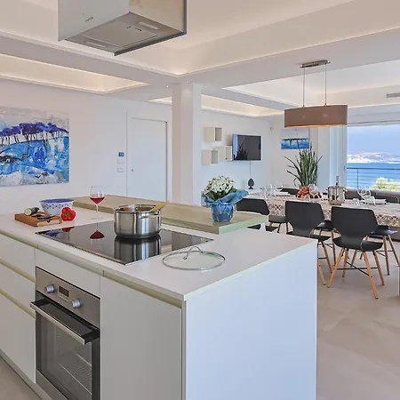 Dedalo, Direct Sea Access Villa