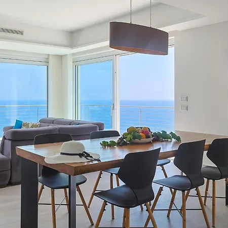 Villa Dedalo, Direct Sea Access