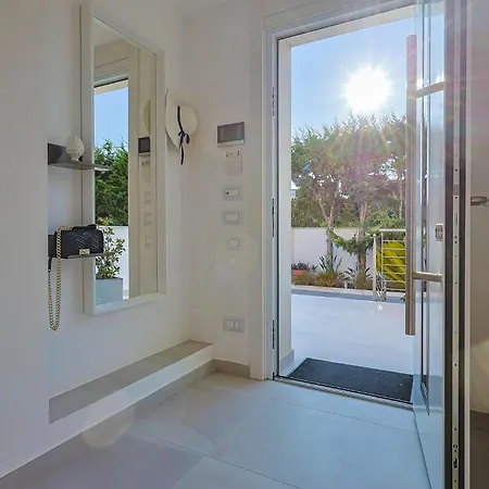 Villa Dedalo, Direct Sea Access